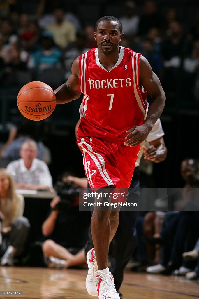 UNITED STATES - OCTOBER 09:  Basketball: Houston Rockets Mike James (17) in action vs New Orleans/ Oklahoma City Hornets during preseason, Oklahoma City, OK 10/9/2007  (Photo by Greg Nelson/Sports Illustrated via Getty Images)  (SetNumber: X78868 TK1 R1 F1175)